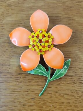 Vintage Enameled Daisy Orange Floral With Red Rhinestones Brooch Pin
